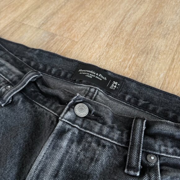 ABERCROMBIE & FITCH Rigid Denim - Loose - Washed Black - Picture 3 of 7